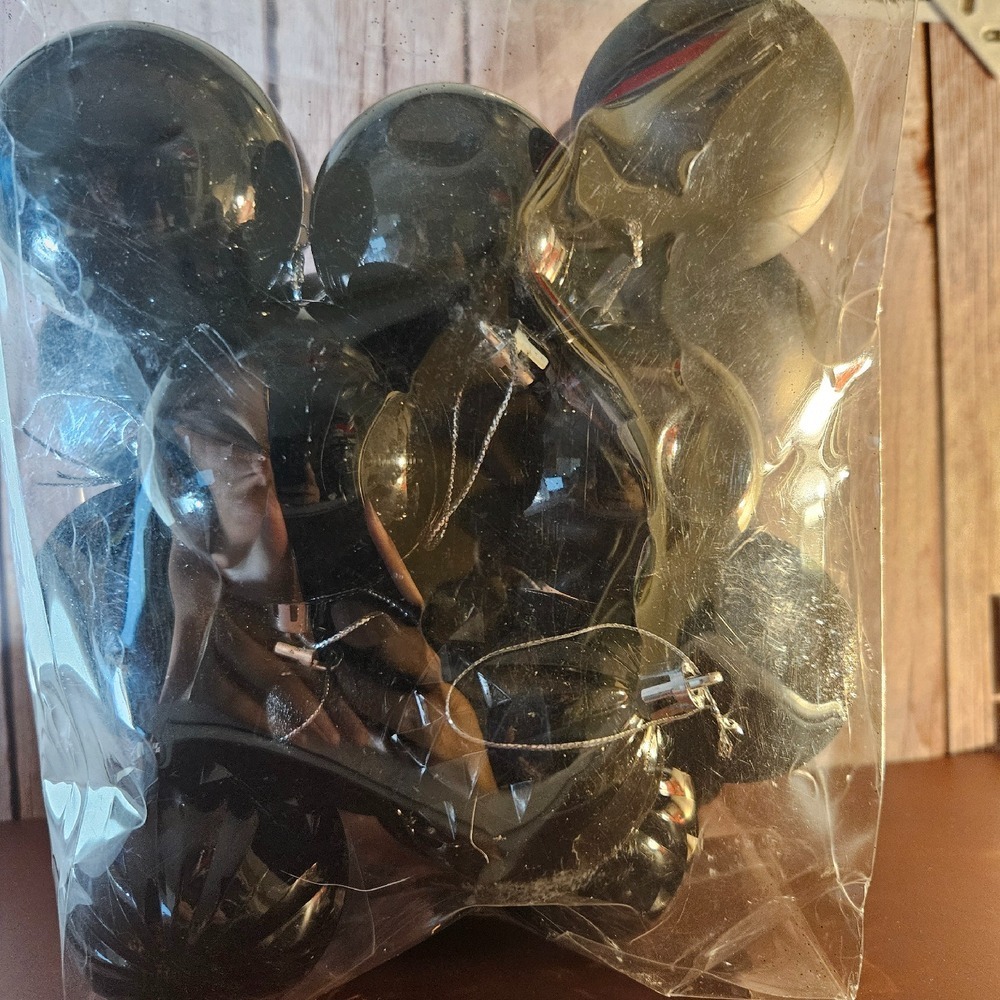Lulu Home Christmas Ball Ornaments 24c., 2.36" pre-strung‎ hanging plastic Balls
